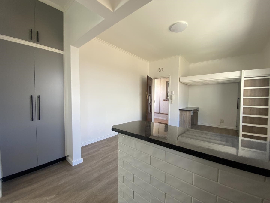 0 Bedroom Property for Sale in Sea Point Western Cape